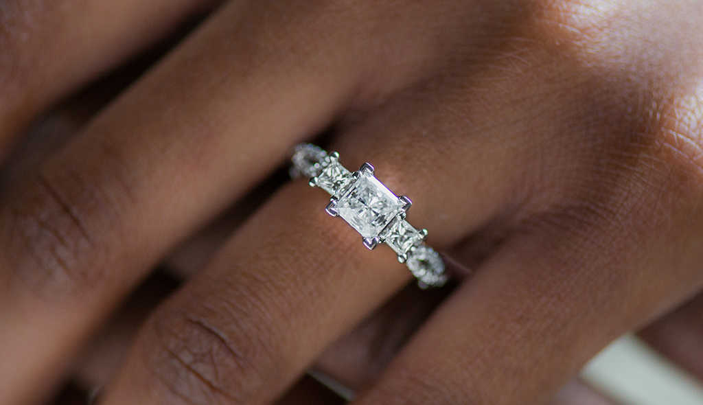 princess-cut-diamonds-couture-engagement-ring-verragio-cover