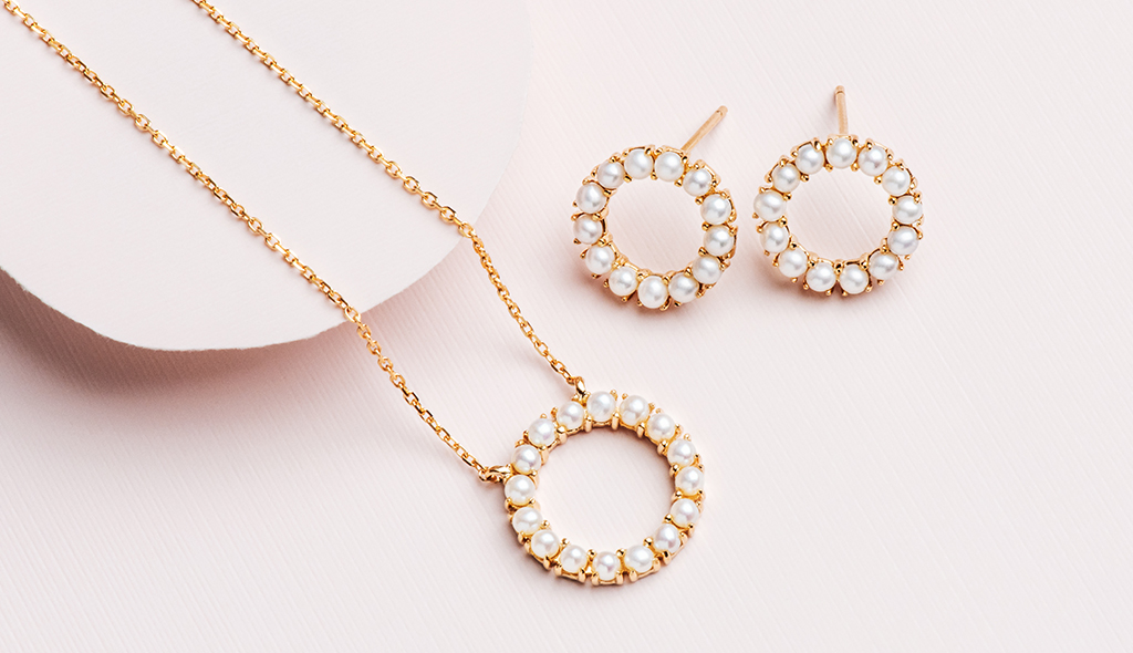 pearl jewelry earrings necklace