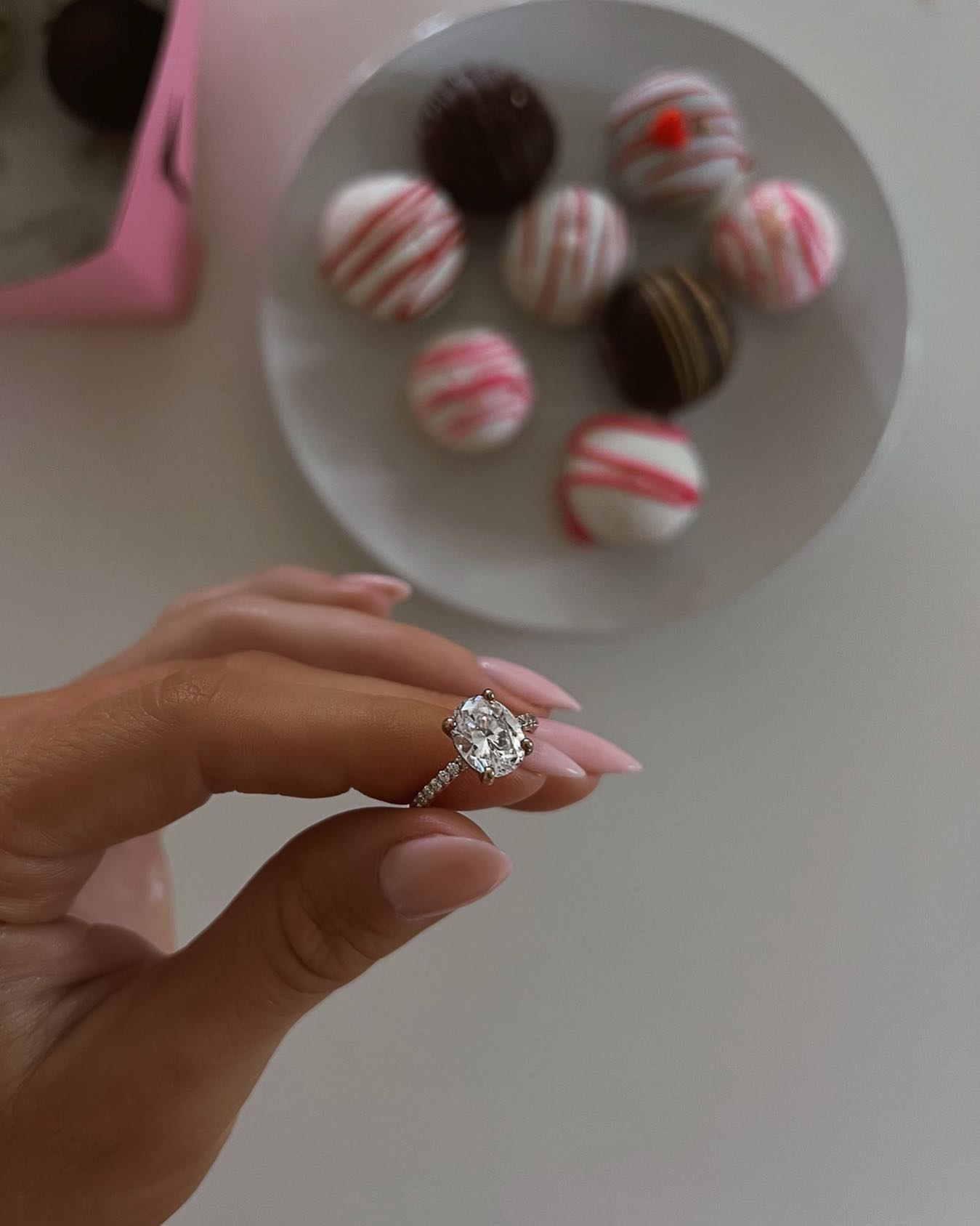the sweetest treat 💕
💍ring: French Cut Petite Pavé Engagement Ring
.
.
.
#jamesallen #jamesallenrings #diamond #diamonds #diamondring #engaged #engagement #engagementring #isaidyes #ringinspo #winter #winterstyle #winterengagement #valentine #valentinesday #valentinesdaysale #valentinesdayjewelry