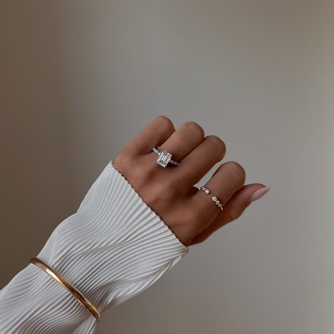 Our engagement rings pair nicely with all of our fine jewels 😉✨
💍ring: 18058W
fine jewelry: 81124R14 + 95217Y14
.
.
.
#jamesallen #jamesallenrings #diamond #diamonds #diamondring #engaged #engagement #engagementring #isaidyes #ringinspo #jewelry #jewelryinspo #finejewelry