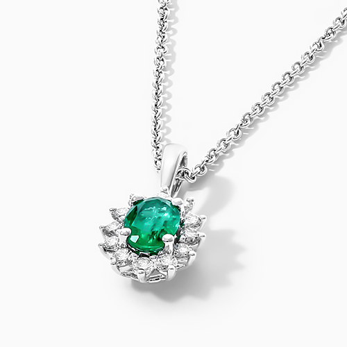 18K White Gold Oval Halo Emerald And Diamond Necklace