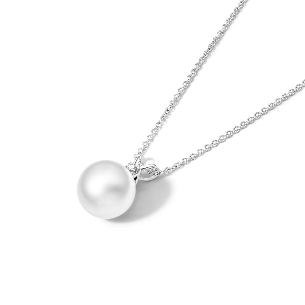 14K White Gold South Sea Cultured Pearl And Diamond Necklace (9.0-10.0mm)