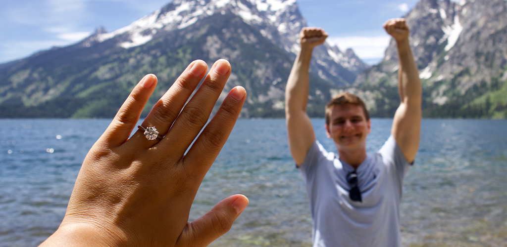 18K White Gold Crown Diamond Engagement Ring