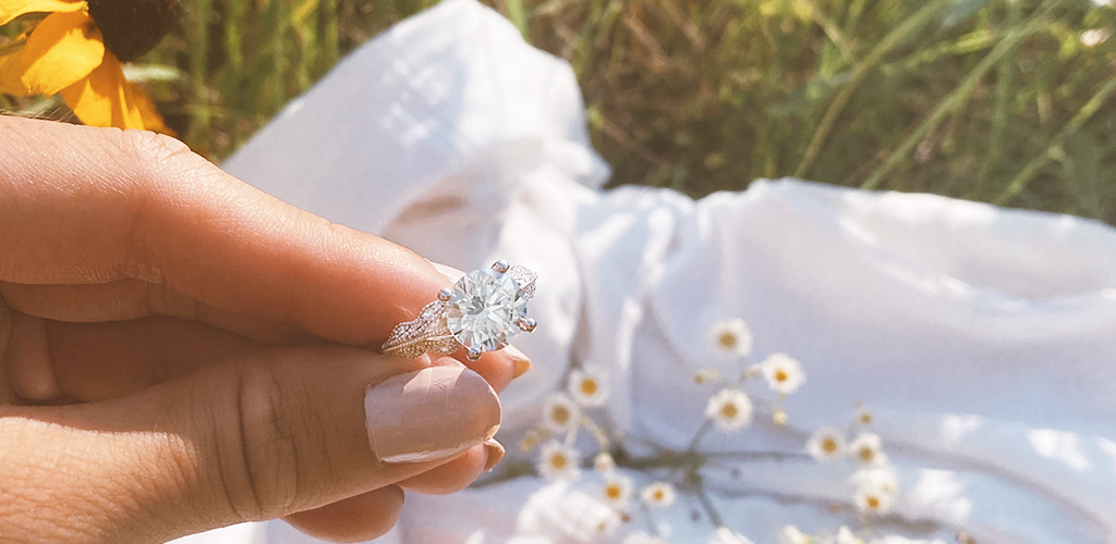 The Best Locations & Rings For A Summer Proposal