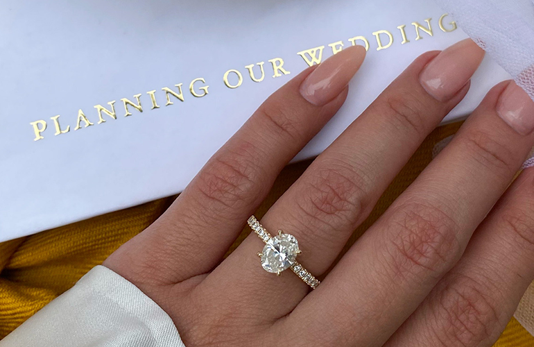 How to Take a Picture Perfect Engagement Ring Selfie