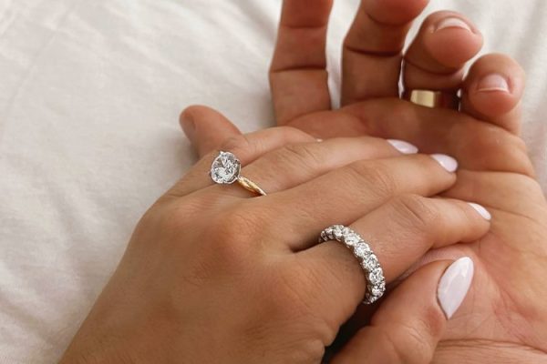 Diamond-and-gold-promise-rings