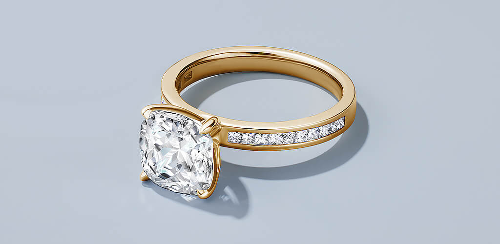 Cushion Cut Diamonds & Engagement Rings